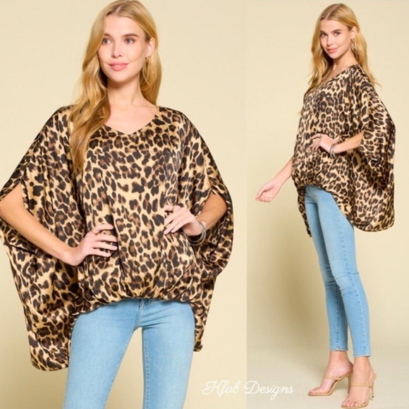 V Neck Leopard Poncho Style Top 🎉HOST PICK🎉 - Picture 3 of 8